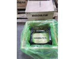 K1009970 Защита опорного катка (Guard; Track) Doosan