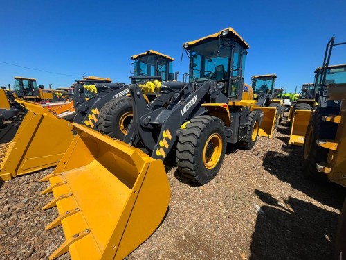 Фронтальный погрузчик XCMG LW300KN