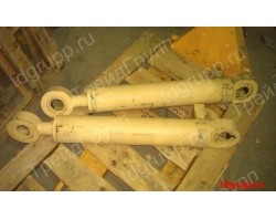 Гидроцилиндр поворота 303-39-0302 Dressta 534
